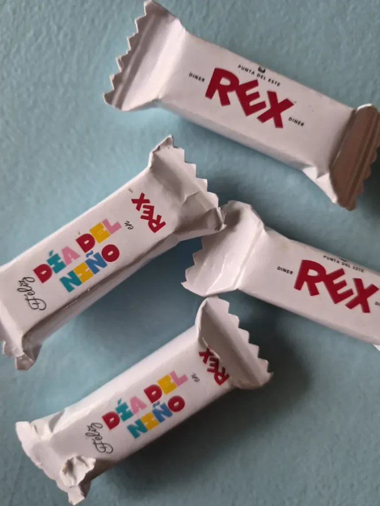 Packaging personalizado de Rex La Barra con diseño Día del Niño